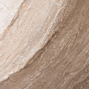 Abstraktes Gemälde im Rahmen für Wohnzimmer in Beigetönen „Wüstes Flüstern“