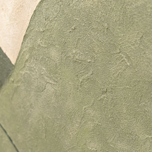 Mural moderno en acrílico pintado a mano en verde y beige “El Susurro de los Valles”