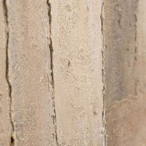 Pintura acrílica abstracta sobre lienzo en gris beige “Verticales del Tiempo”