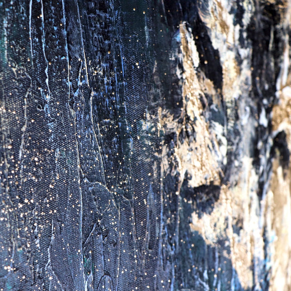 Strukturierte Farbflächen in Schwarz, Blau und Gold auf Acryl
