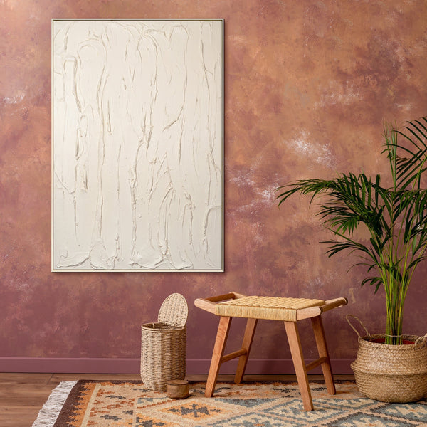 Struktur Gemälde Weiß auf brauner Wand im modernen Raum