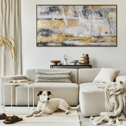 Großes abstraktes Gemälde über Konsole im Wohnzimmer
