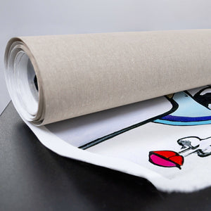 Gesamtansicht des abstrakten Gemäldes „Spiel der Geometrie“ mit Gesichtern in Blau, Gold und Rot