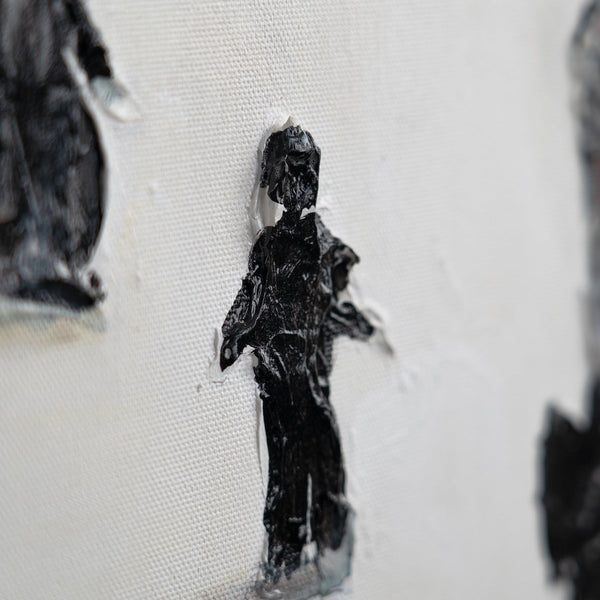 Schwarz gekleidete Personen in abstrakter Darstellung