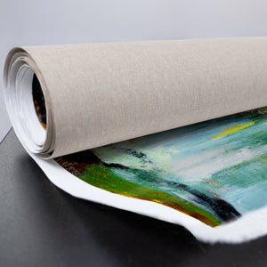 Gemaltes Blumenbild auf Leinwand mit goldenen Akzenten