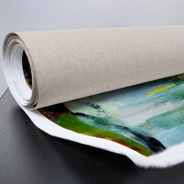 Gemaltes Blumenbild auf Leinwand mit goldenen Akzenten