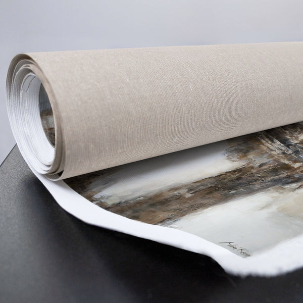 Gerollte Leinwand mit erdigen Farben