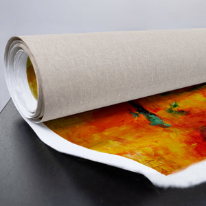 gerollte Leinwand mit weißer Ballerina