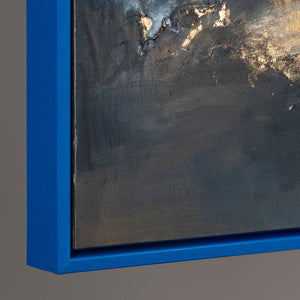 Abstrakte Kunst, Handgemaltes Gemälde, Blaue Akzente, Moderne Wandkunst, Kunst mit Rahmen, Originalkunstwerk, Zeitgenössische Kunst, Künstlerische Wanddekoration, Texturierte Leinwand, Exklusive Wohnkultur, Kunst für Wohnzimmer, Hochwertige Wandkunst, Einzigartige Inneneinrichtung, Wandkunst in Blau