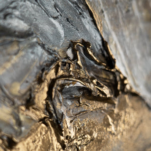 Struktur mit goldenen Akzenten auf der mittleren Leinwand