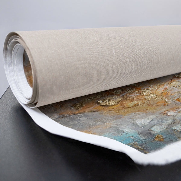 Märchenhafte Figur mit goldenen Details, Nahaufnahme