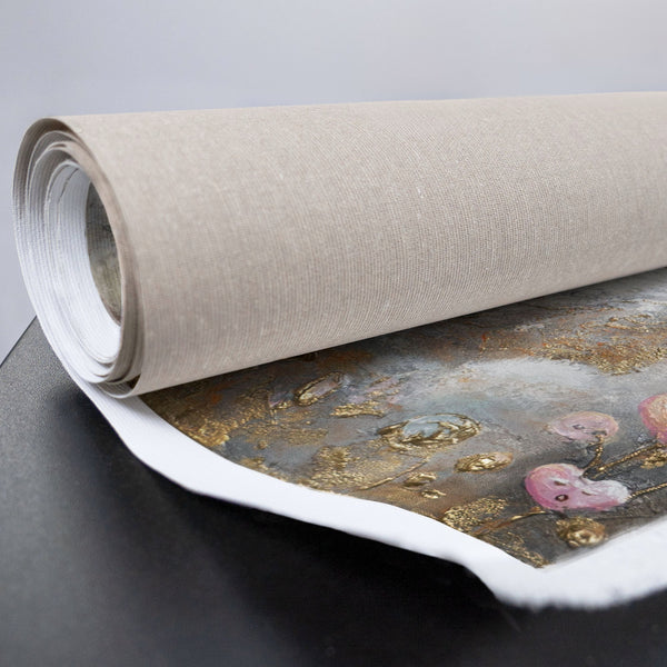 Märchenhafte Figur mit goldenen Details, Nahaufnahme