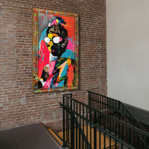 Arte mural moderno para salas de estar: cuadros enmarcados con un toque de contraste.