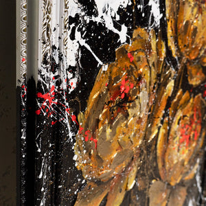 Abstrakte Blüten Gold Schwarz Acrylbild im hellen Raum